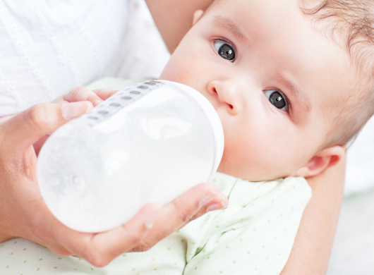Bottle Feeding Baby - what you'll need and how to use it